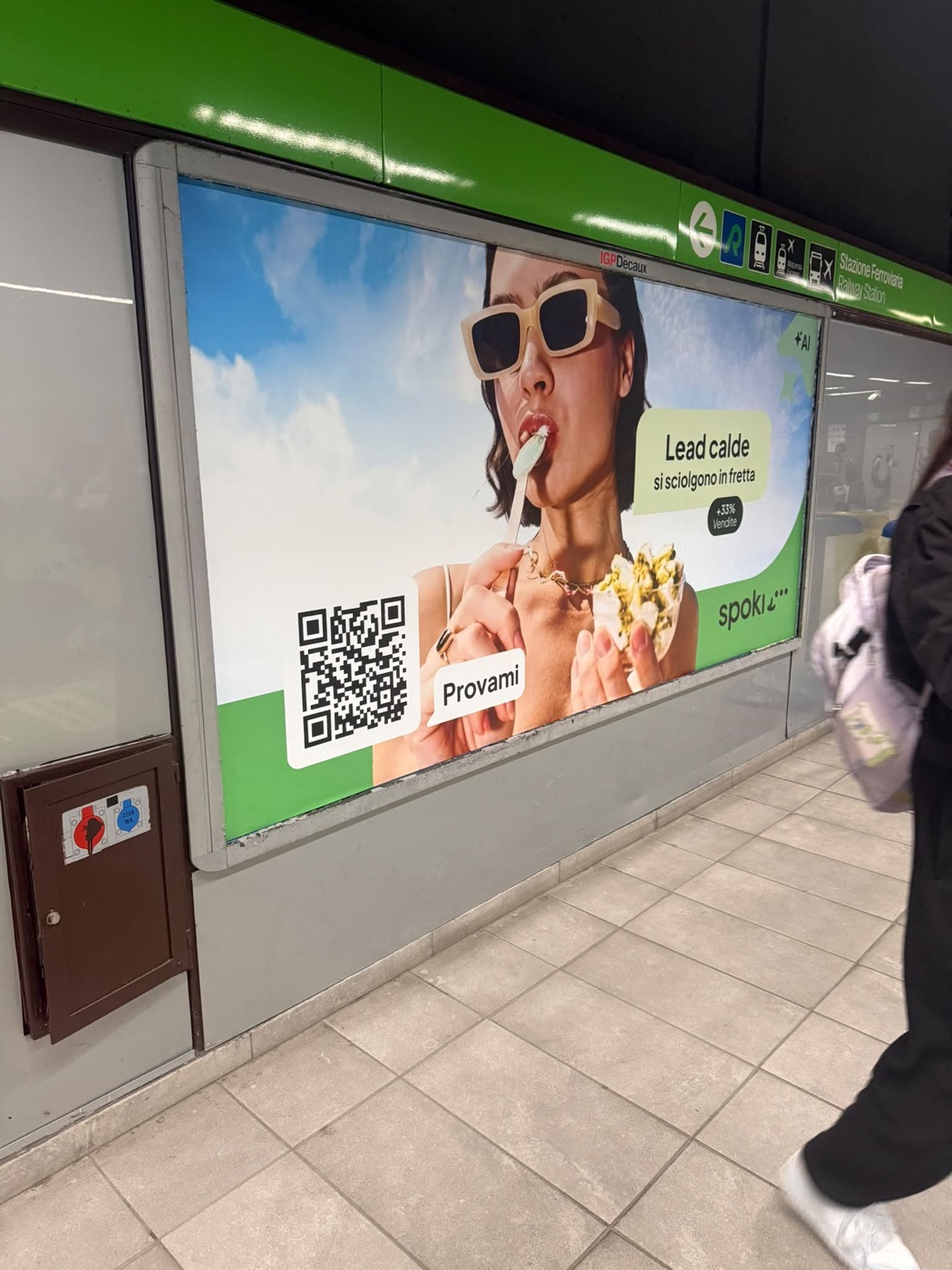 Campagna OOH Spoki · Billboard in stazione metro: «Lead calde, si sciolgono in fretta»